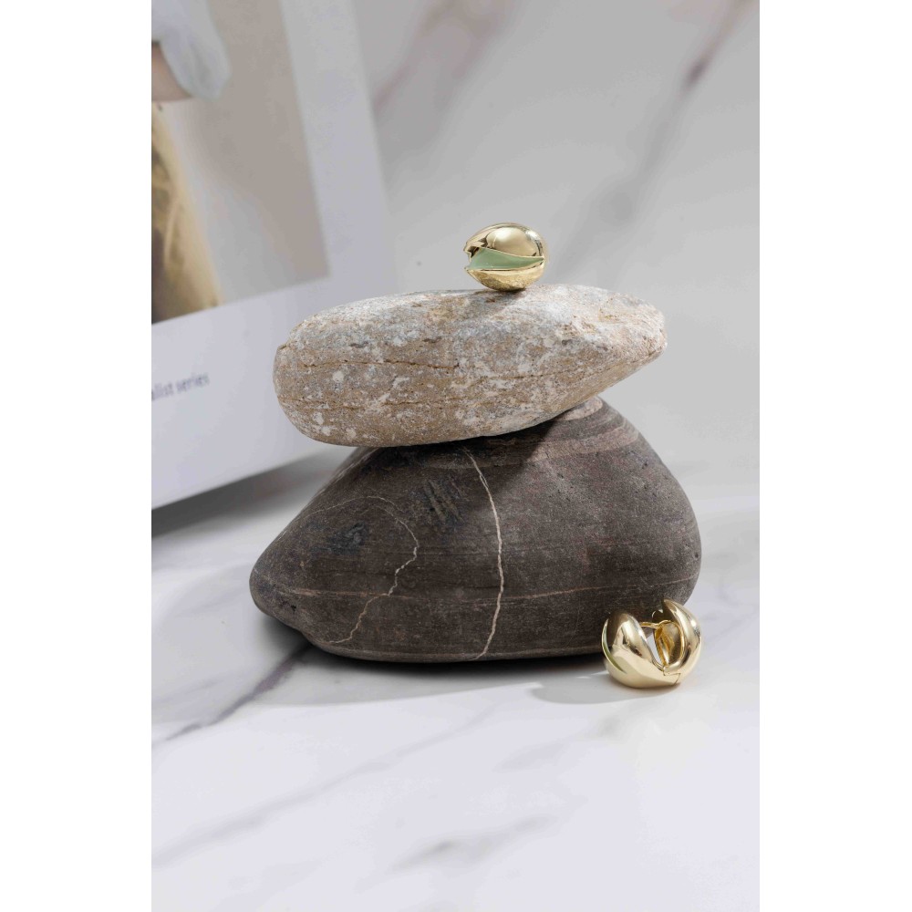 Pistachio Hug Gold Edition