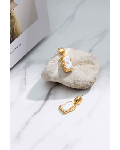 Holiday Drop – Pearl Pendant Earrings Gold Edition