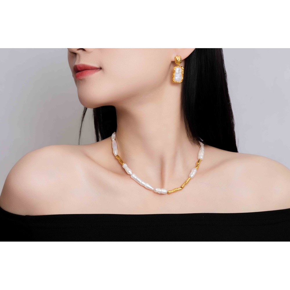 Holiday Drop – Pearl Pendant Earrings Gold Edition