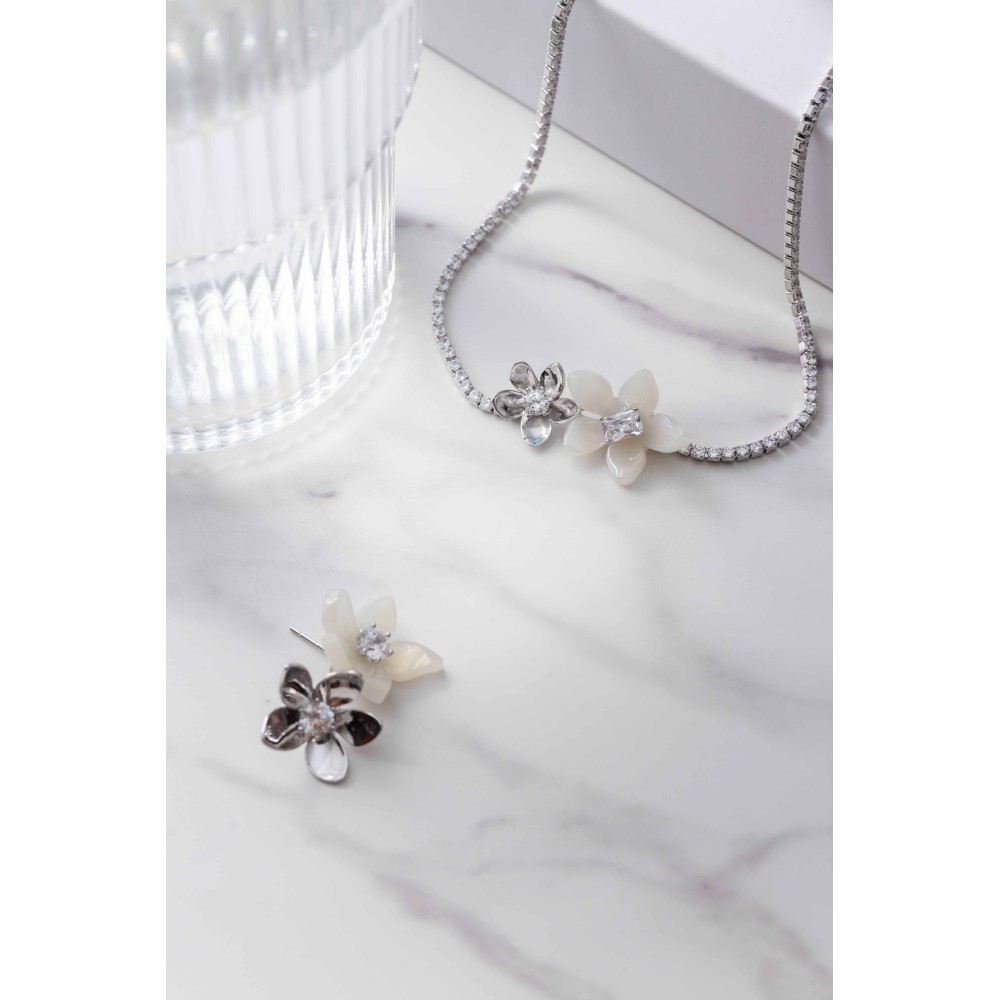 Monet Garden White Necklace